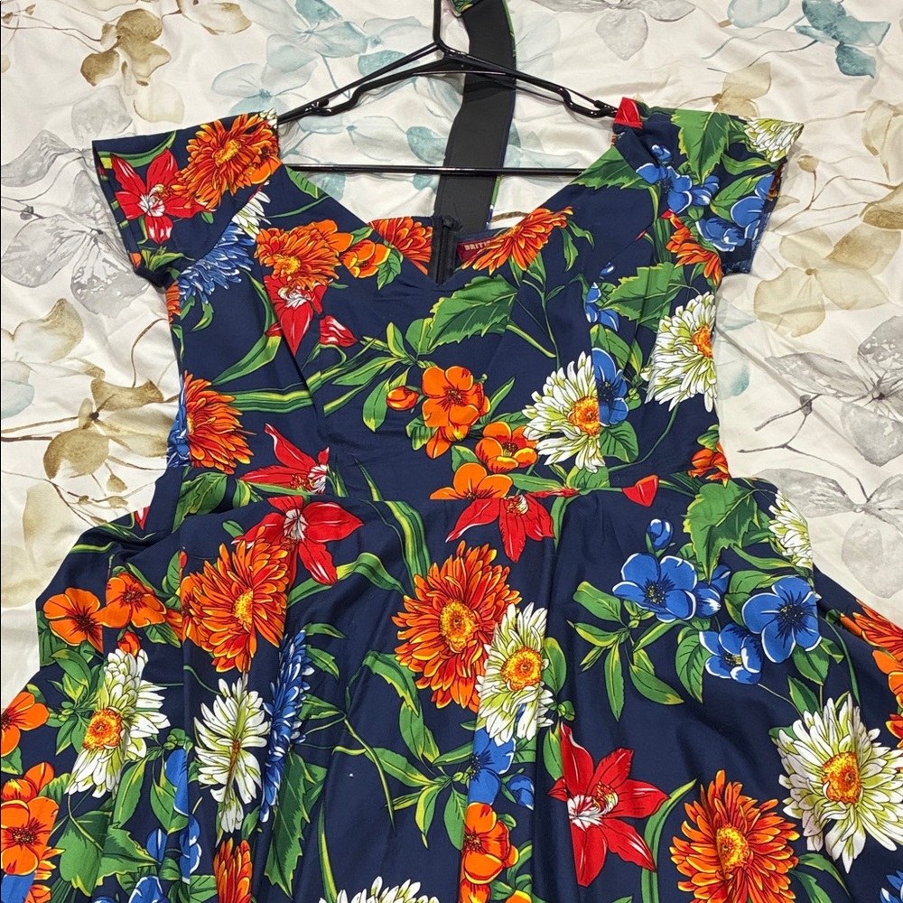 British Retro Dee Dee Floral Dress - Picture 3 of 6
